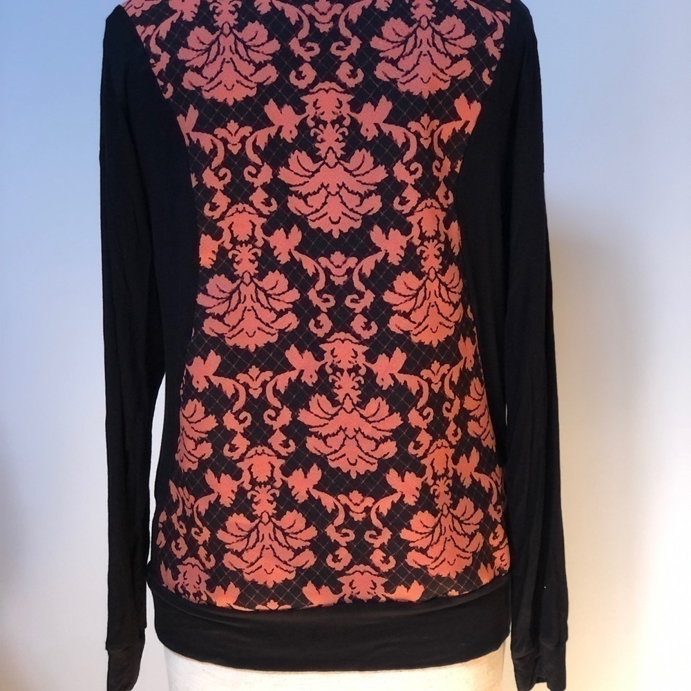 𝅺BOBEAU scroll damask‎ long sleeve top shirt size small